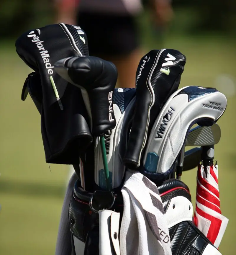 How Many Clubs In A Golf Bag? Fore Putt Golf